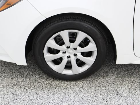 Used 2025 Toyota Corolla LE FWD image 11