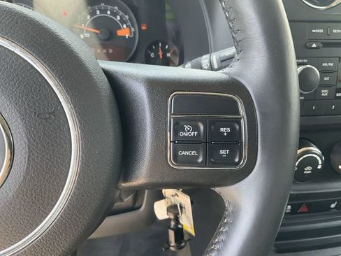 Used 2016 Jeep Patriot High Altitude AWD/4WD image 22