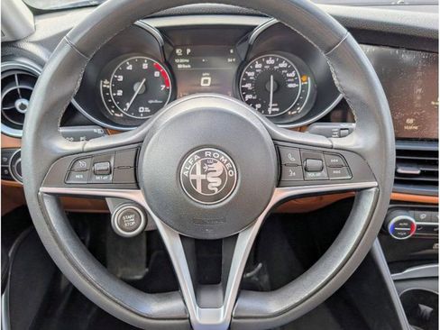 Used 2019 Alfa Romeo Giulia Sprint w/ Cold Weather Package image 18