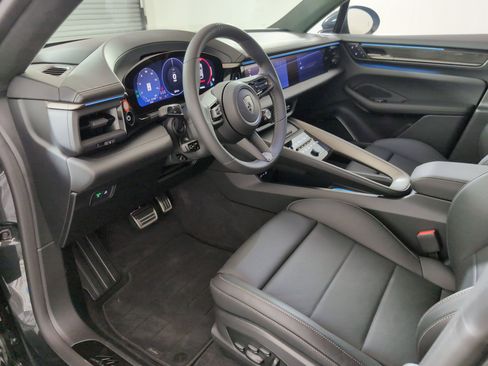 New 2025 Porsche Macan Turbo Electric image 4