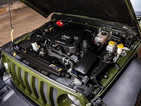 Used 2021 Jeep Wrangler Unlimited Sport AWD/4WD image 39