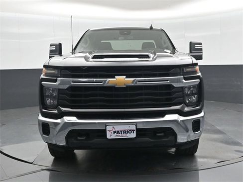 Used 2024 Chevrolet Silverado 2500 LT w/ Z71 Off-Road Package image 9