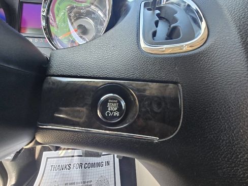 Used 2014 Chrysler Town & Country Touring-L w/ Driver Convenience Group image 19