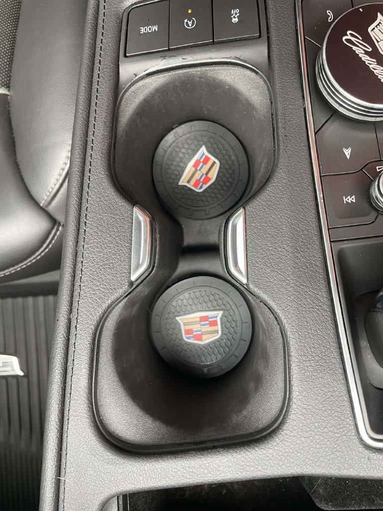 Used 2019 Cadillac XT4 Premium Luxury w/ Technology Package AWD/4WD image 18