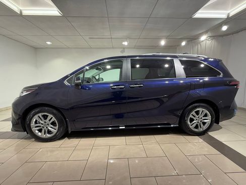 Used 2024 Toyota Sienna Limited AWD/4WD image 2