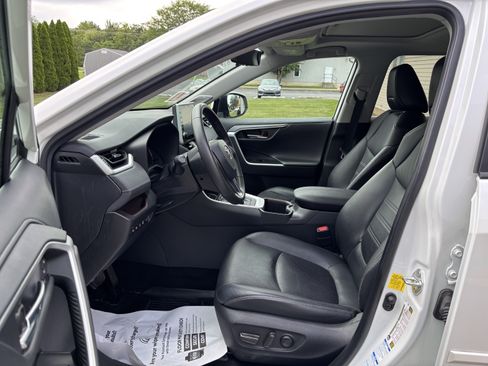 Used 2022 Toyota RAV4 Limited AWD/4WD image 13