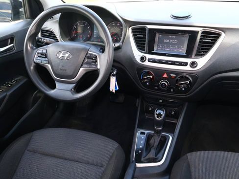 Used 2022 Hyundai Accent SE FWD image 9