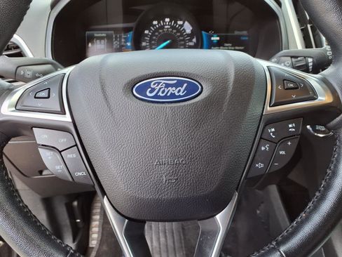 Used 2023 Ford Edge SEL image 17