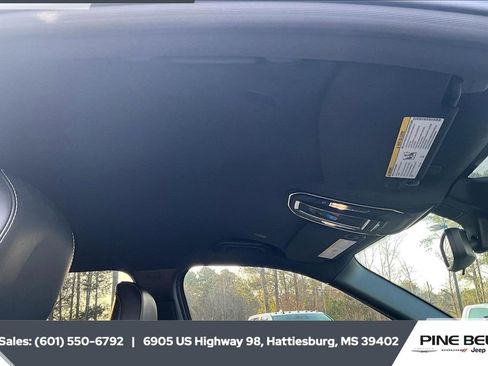 Used 2021 Jeep Grand Cherokee L Laredo image 16