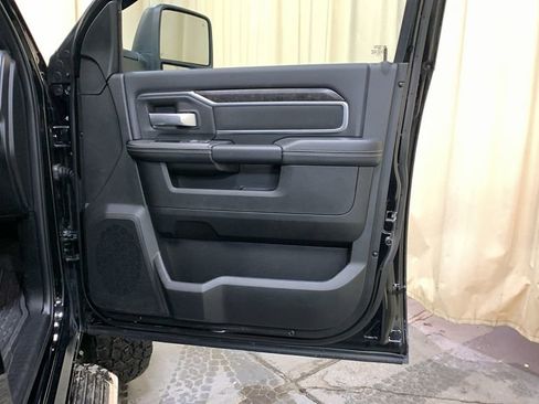 Used 2024 RAM 2500 Big Horn w/ Level 2 Equipment Group image 11