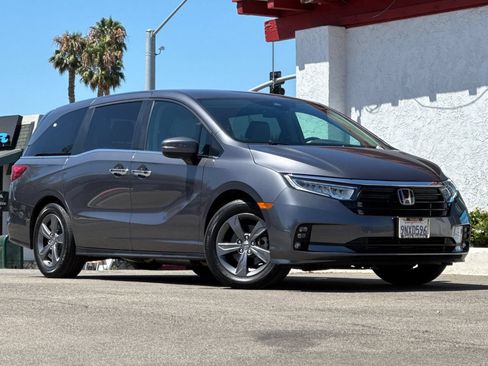 Used 2024 Honda Odyssey EX image 2