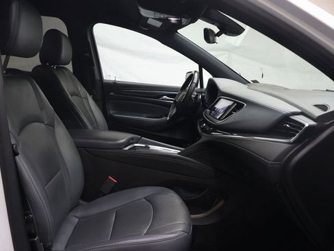 Used 2022 Buick Enclave Premium image 10