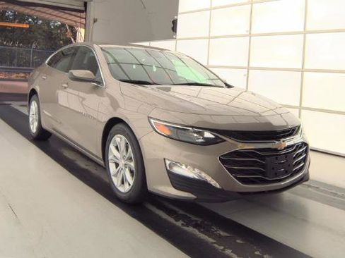 Used 2024 Chevrolet Malibu LT FWD image 2