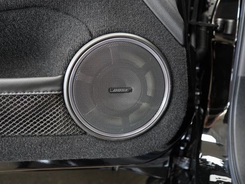 Used 2021 Nissan GT-R Premium image 41