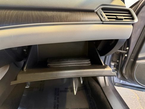Used 2018 Honda Accord Touring image 31