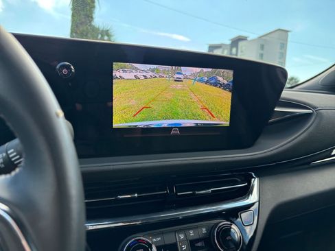 Used 2025 Buick Envista Sport Touring image 17