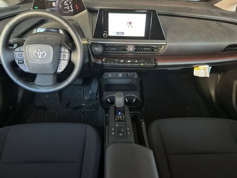 Used 2026 Toyota Prius Plug-In Hybrid FWD image 13
