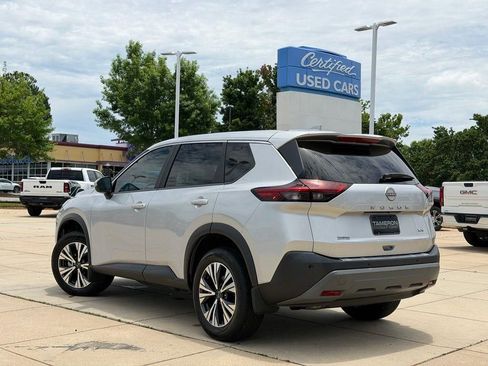 Used 2023 Nissan Rogue SV FWD image 6