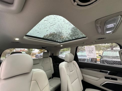 Used 2022 Kia Telluride SX w/ Nightfall Edition Package image 23