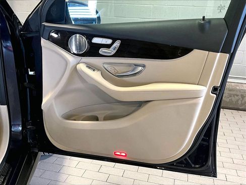 Used 2019 Mercedes-Benz GLC 300 GLC 300 image 29