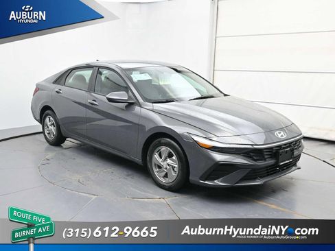 New 2026 Hyundai Elantra SE FWD image 12