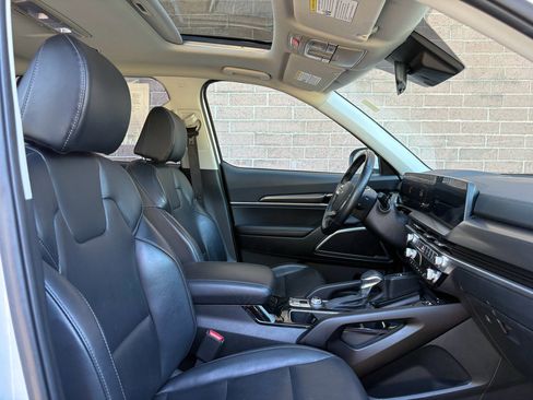Used 2025 Kia Telluride S AWD/4WD image 30
