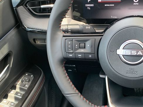 New 2026 Nissan Kicks SR w/ Cold Weather Package FWD image 9