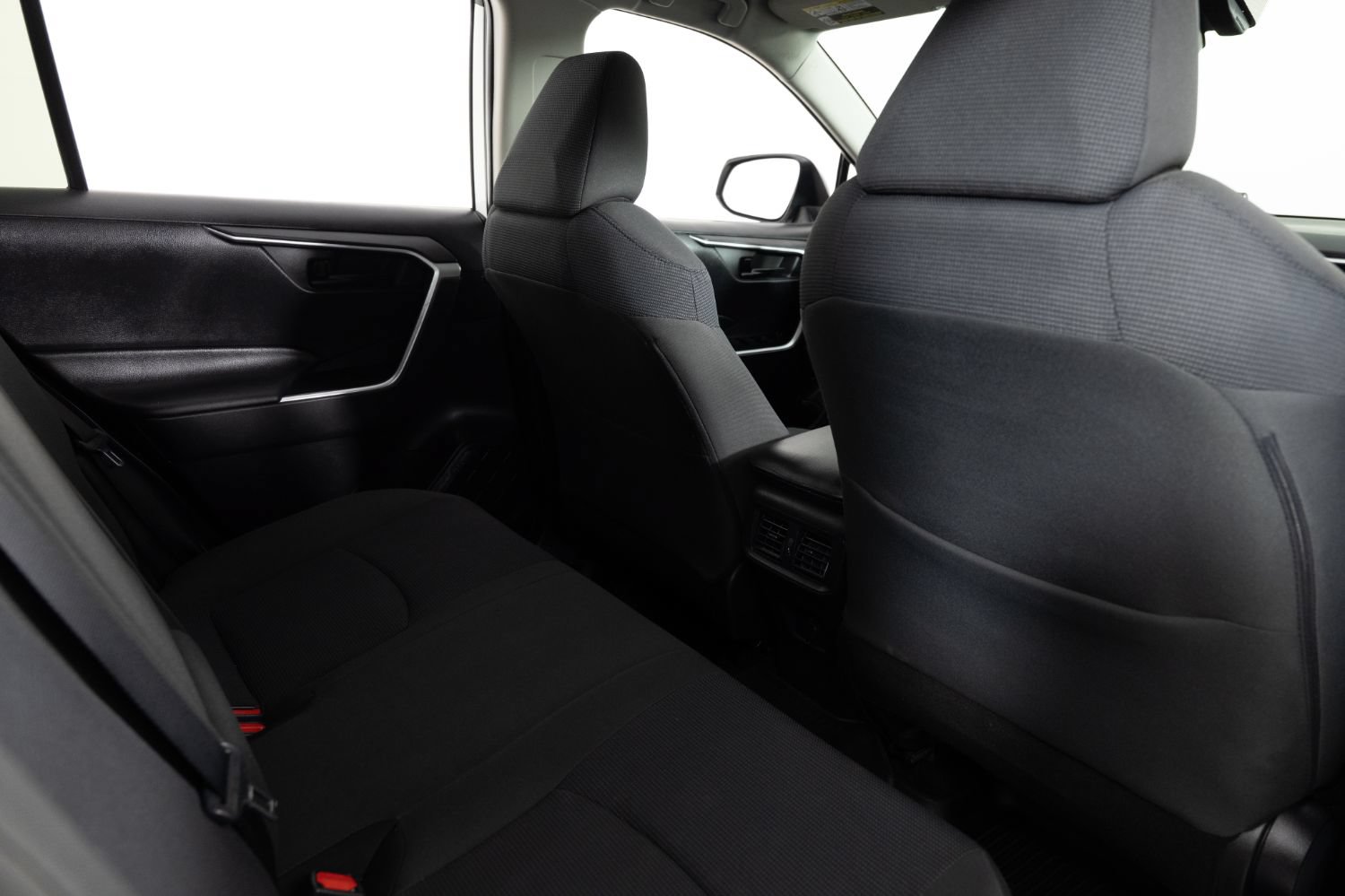 Used 2020 Toyota RAV4 LE w/ All Weather Liner Package AWD/4WD image 20