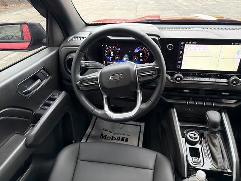 Used 2025 Chevrolet Colorado Trail Boss image 24