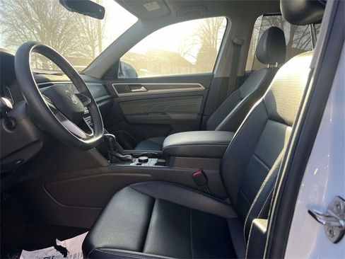 Certified 2023 Volkswagen Atlas SE image 16