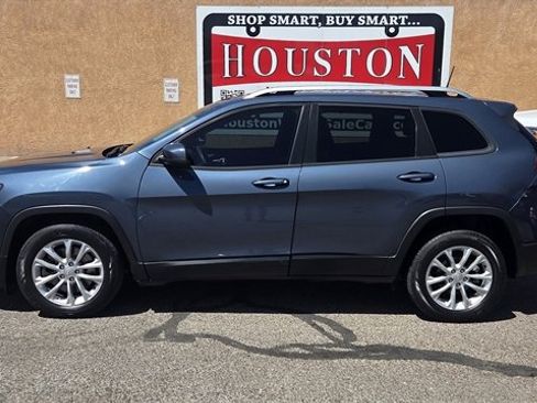 Used 2021 Jeep Cherokee Latitude FWD image 1
