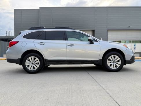 Used 2015 Subaru Outback 2.5i Premium AWD/4WD image 6