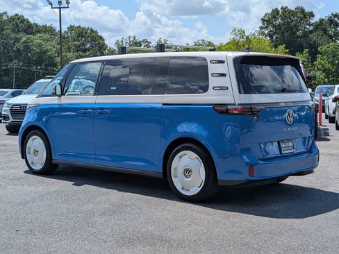 Used 2025 Volkswagen ID. Buzz 1st Edition RWD image 7