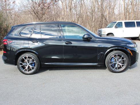 Used 2024 BMW X5 xDrive40i w/ M Sport Package image 10