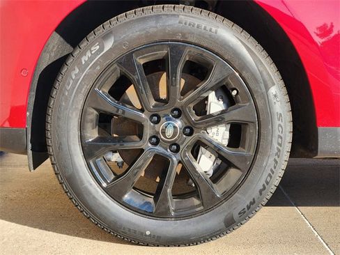 Used 2025 Land Rover Range Rover Sport image 7