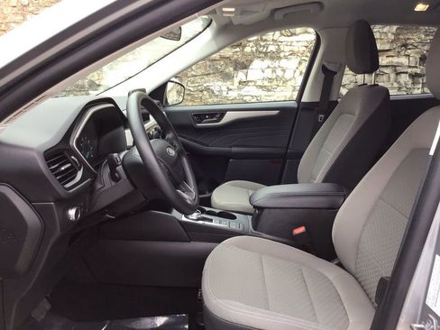 Used 2022 Ford Escape SE image 17