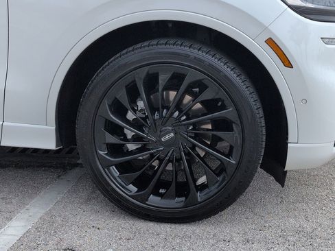 Certified 2024 Lincoln Aviator Reserve w/ Equipment Group 201A image 11