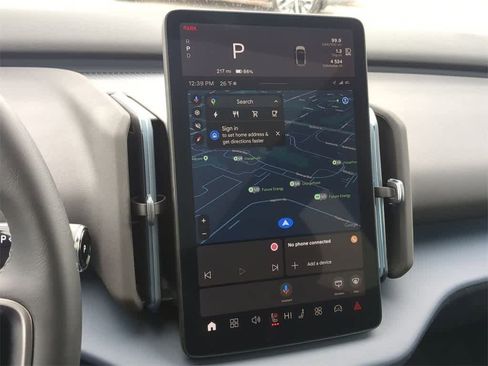 Certified 2025 Volvo EX30 Plus w/ Protection Package Premier image 25