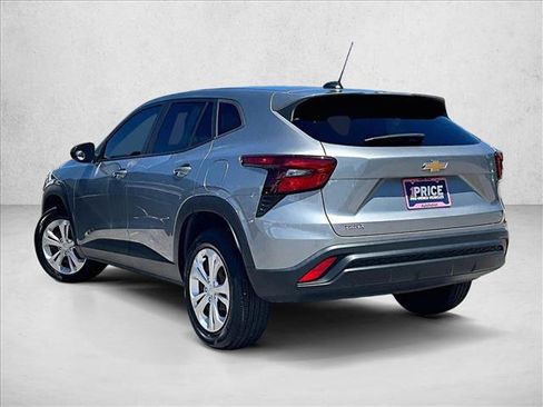 Used 2024 Chevrolet Trax LS FWD image 13