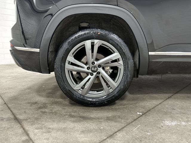 Used 2024 Volkswagen Atlas Cross Sport SEL R-Line AWD/4WD image 12