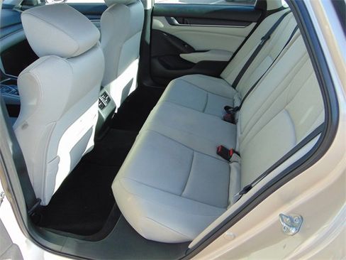 Used 2018 Honda Accord EX image 21