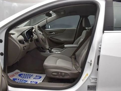 Used 2025 Chevrolet Malibu LT FWD image 14