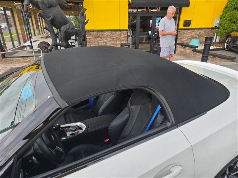 Used 2025 BMW Z4 M40i w/ Edition RWD image 35
