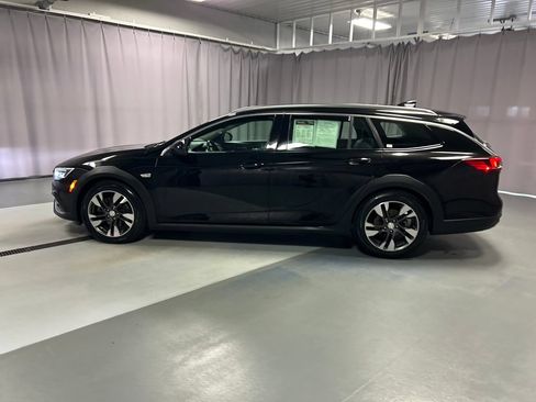 Used 2018 Buick Regal Essence w/ Driver Confidence Package #1 AWD/4WD image 4