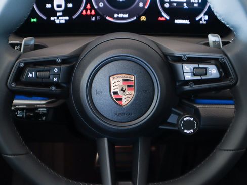 Used 2025 Porsche Panamera 4 image 17