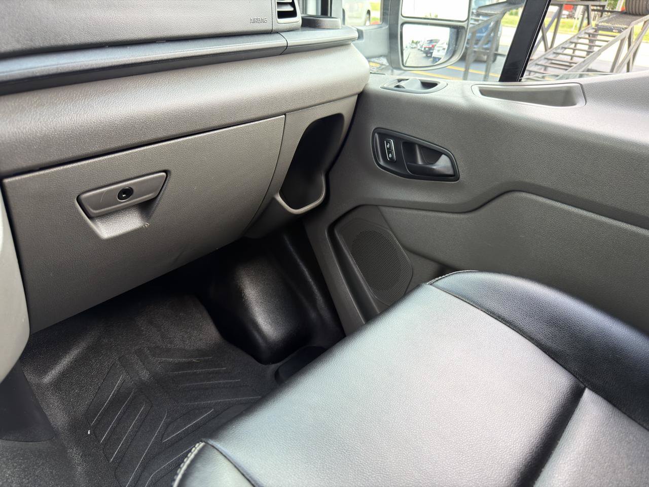 Used 2022 Ford Transit 250 Medium Roof RWD image 22