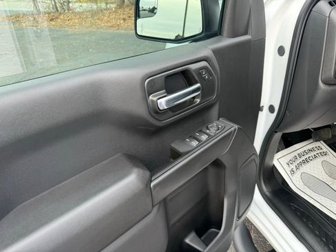 Used 2025 Chevrolet Silverado 1500 Custom w/ Turbomax Blackout Package image 17