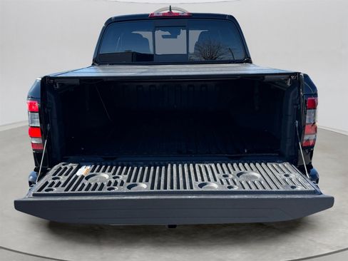 Used 2022 Nissan Frontier PRO-4X image 9