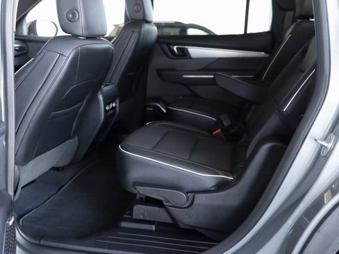 Used 2025 Buick Enclave Preferred image 25