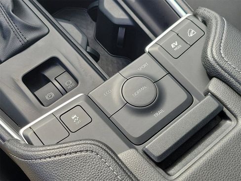 Used 2024 Toyota Grand Highlander XLE image 31